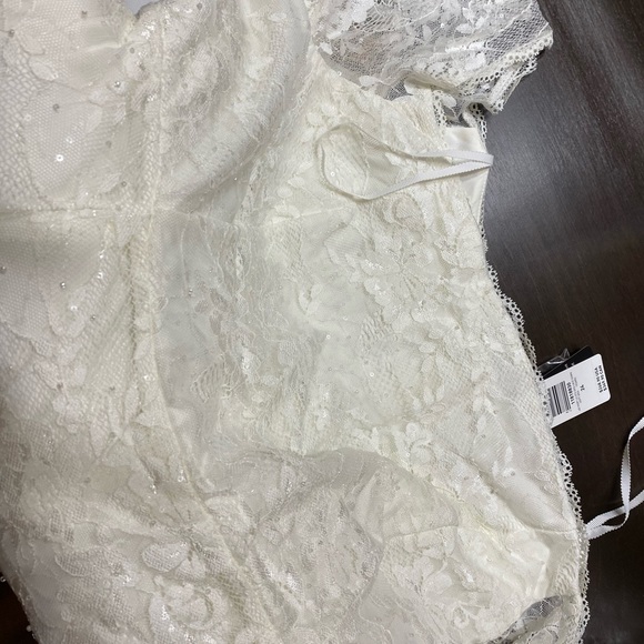 Torrid Plus Size Wedding dress - Picture 7 of 8